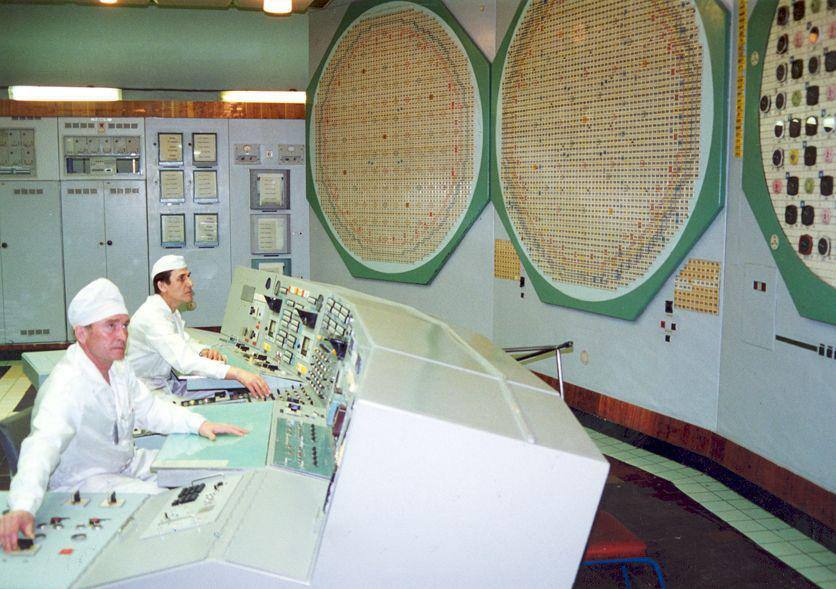 Пульт управления реактором АДЭ-1